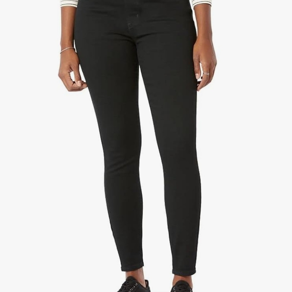 Signature by Levi Strauss Totally Shaping Pull On Black Skinny Jeans